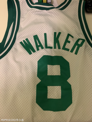 [趣味事实]肯巴-沃克新球衣8号,此前绿军8号也是沃克