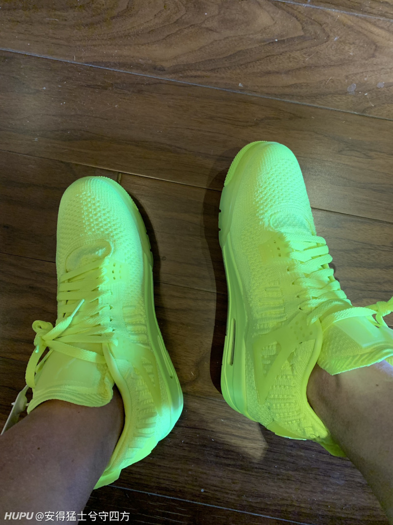 新鲜到家的aj4 骚绿开箱上脚,的确骚出水