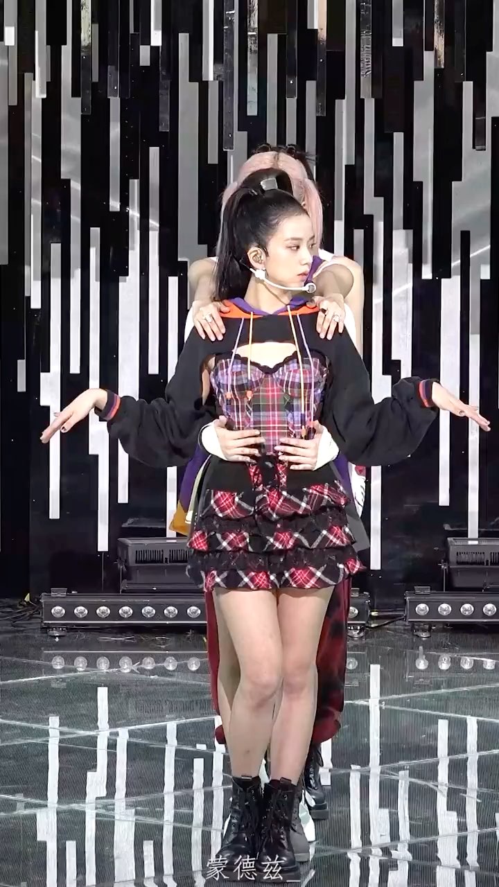 金智秀prettysavage竖版直拍你喜欢么