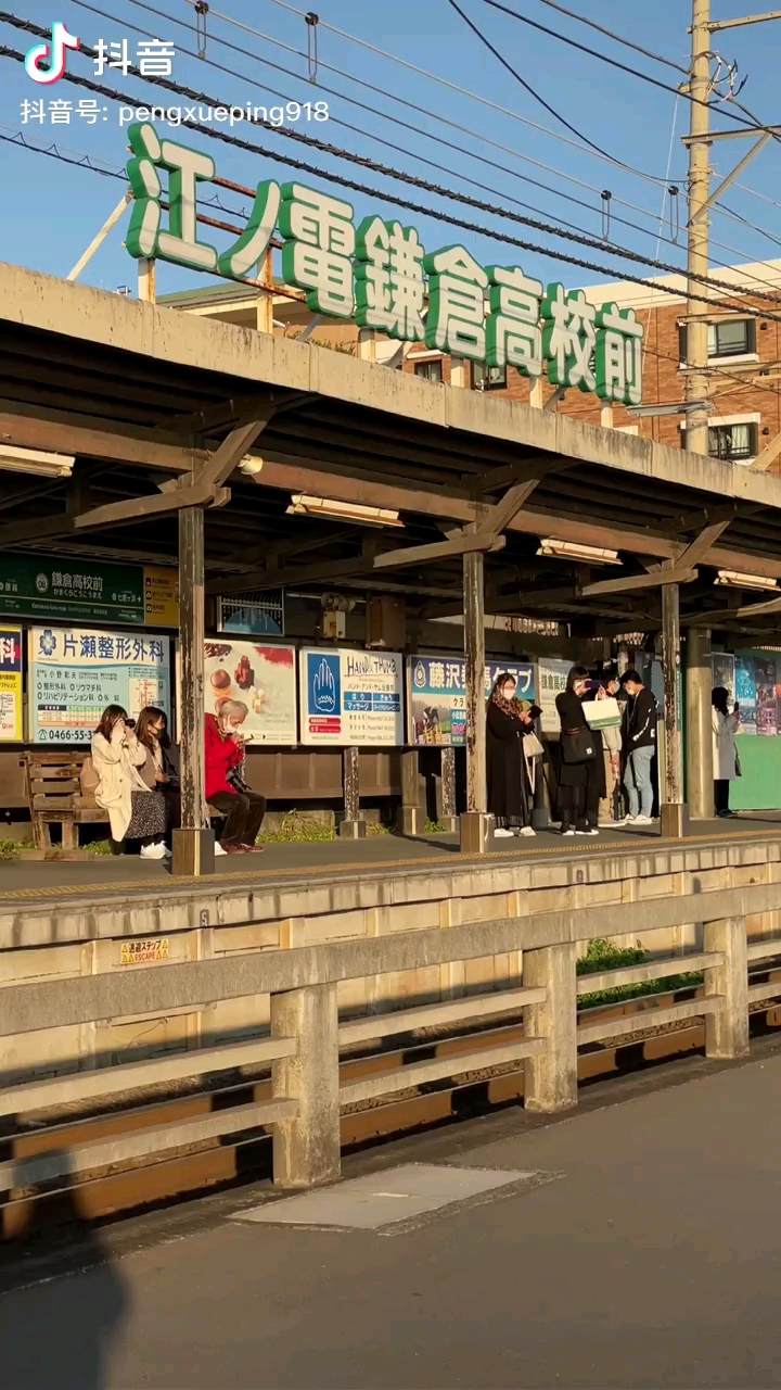 video-poster