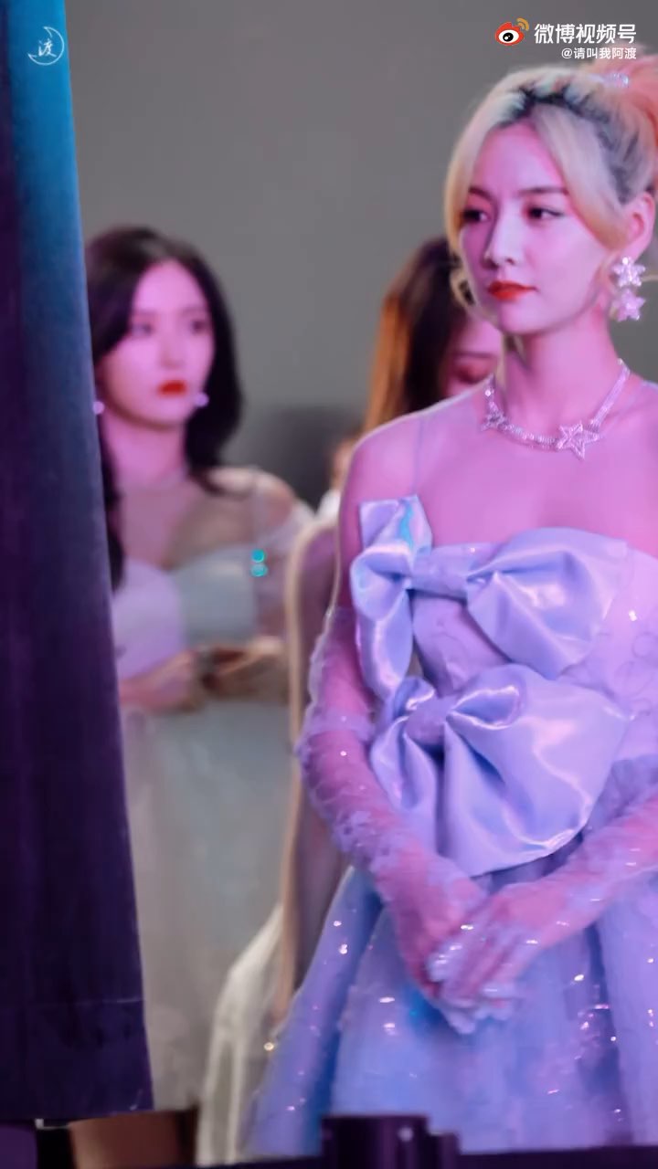 video-poster