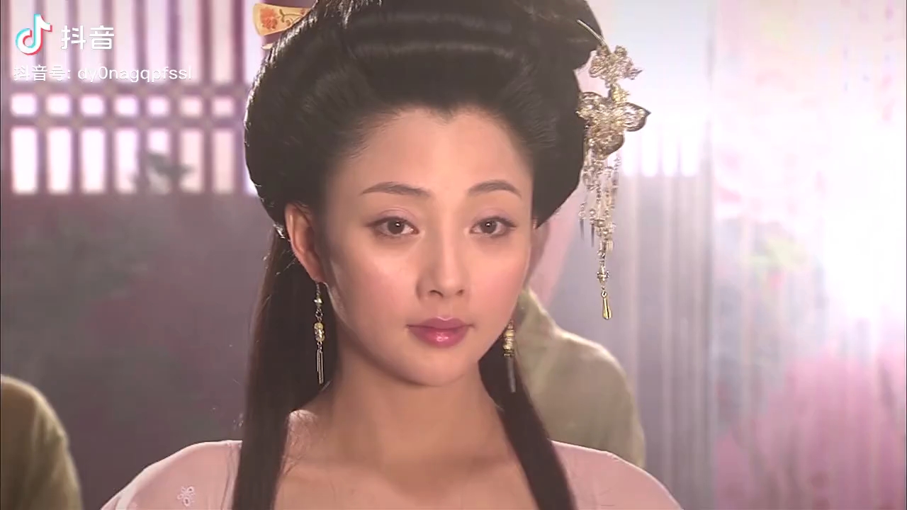 这殷桃的贵妃醉酒