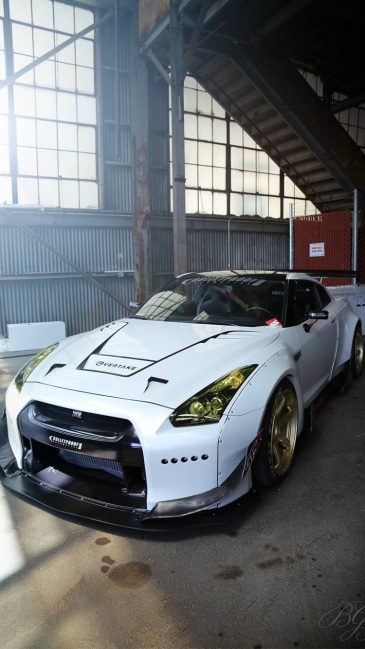 有没有那个老哥有gtr的壁纸?