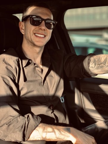 兄弟们,求亿张贝尔纳代斯基的帅照