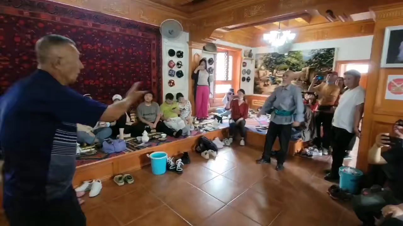 video-poster