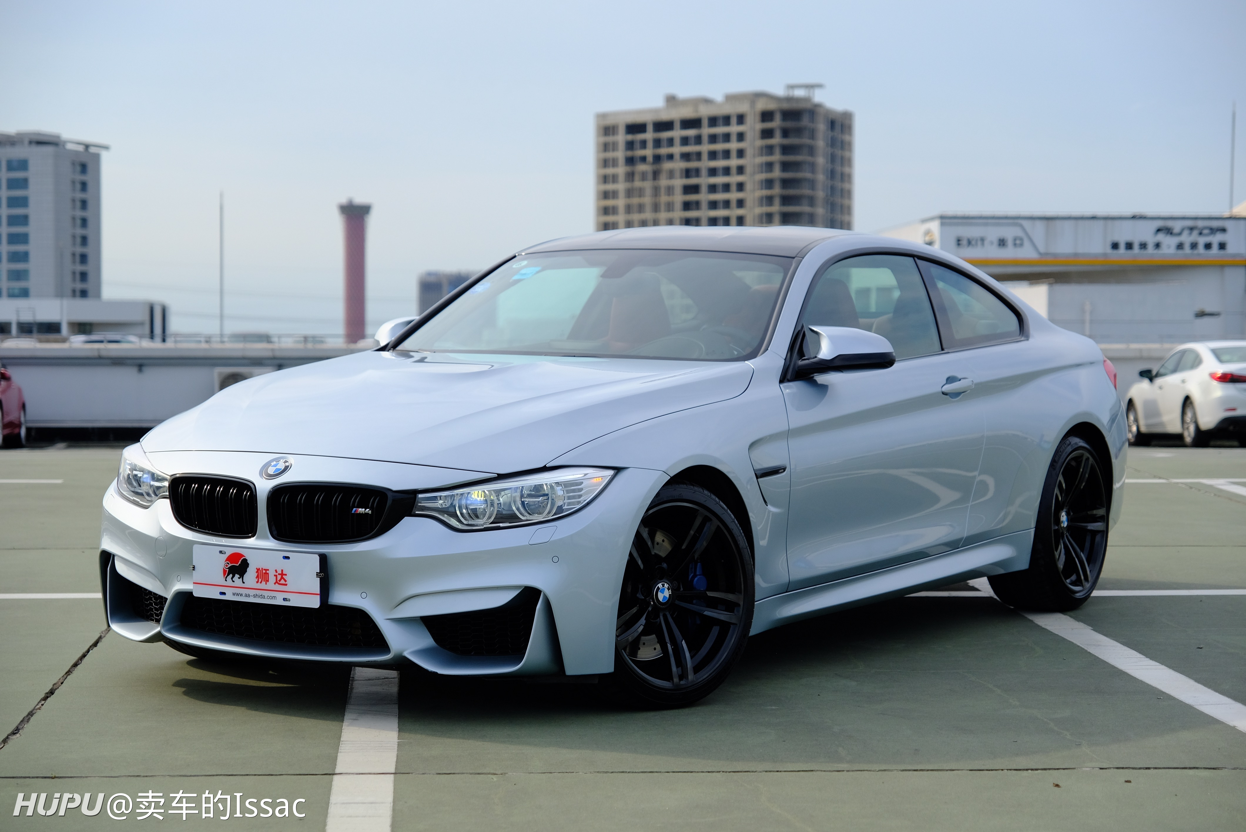 15年宝马m4银石色