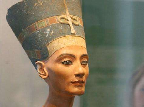 在拉美西斯十一世之后,古埃及相继被努比亚人,亚述人,波斯人,希腊人和