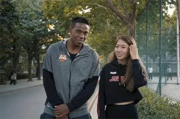 祝铭震女朋友身材相当可以