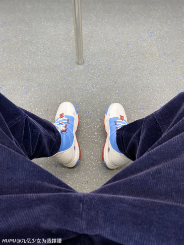 今日上脚,篮球鞋我就配牛仔裤,你穿了啥?
