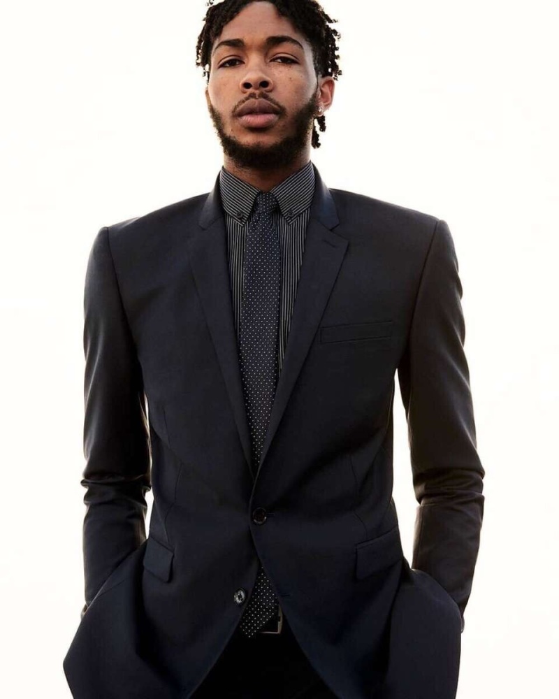 求一个英格拉姆穿西装打球的视频