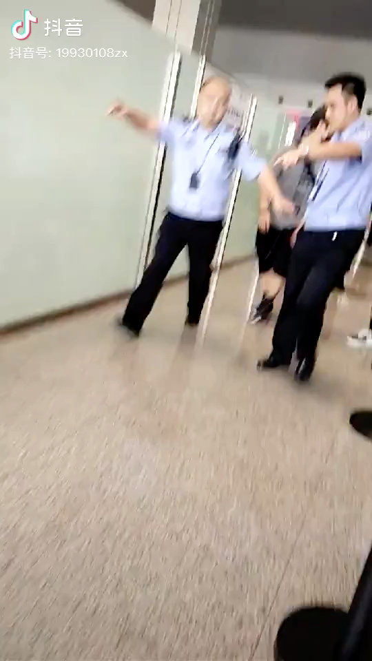 video-poster