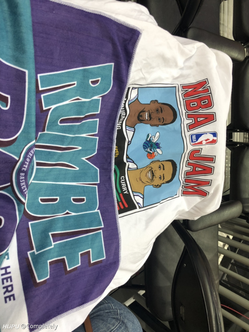 第一次现场看我凯球 成功被喂*