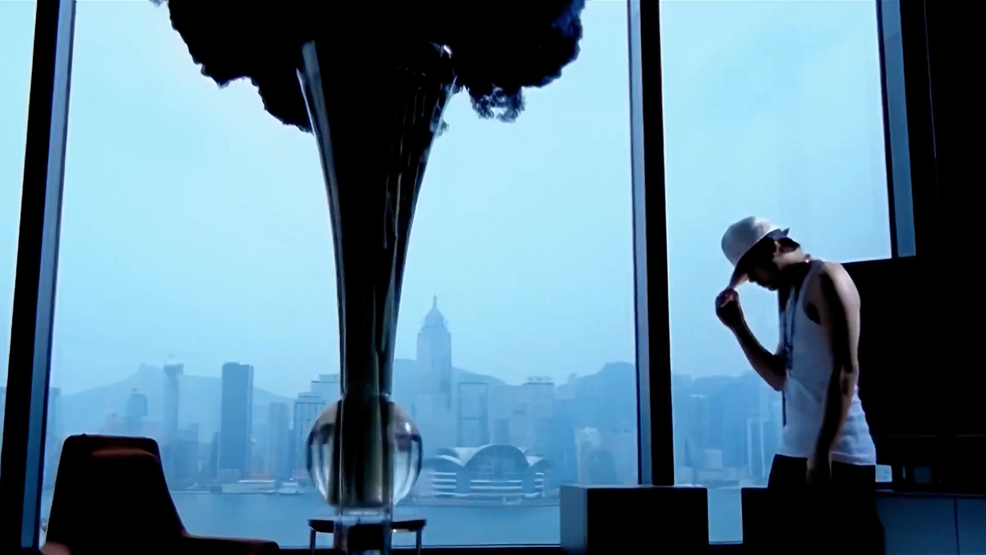 video-poster
