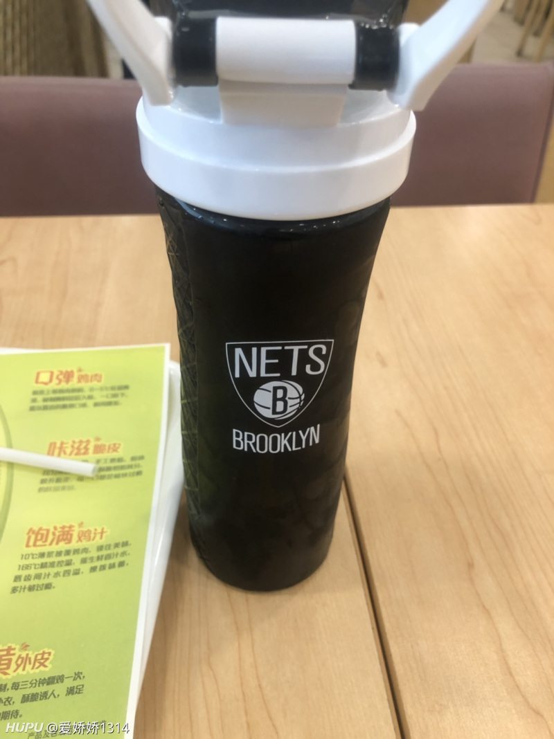 德克士操作不错啊 买可乐赠nba水杯