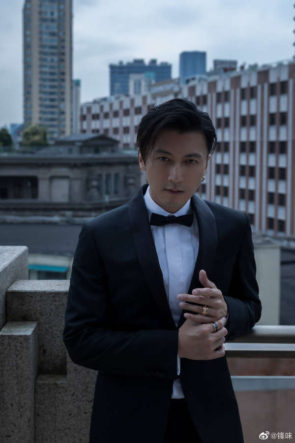 谢霆锋的图片，锋味，出得厅堂入得厨房，喜欢他的歌曲《爱最大》