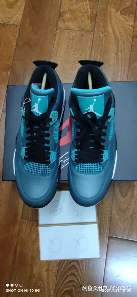 aj4湖水绿特别版全新原盒445码0元起拍8月11日2200劫镖