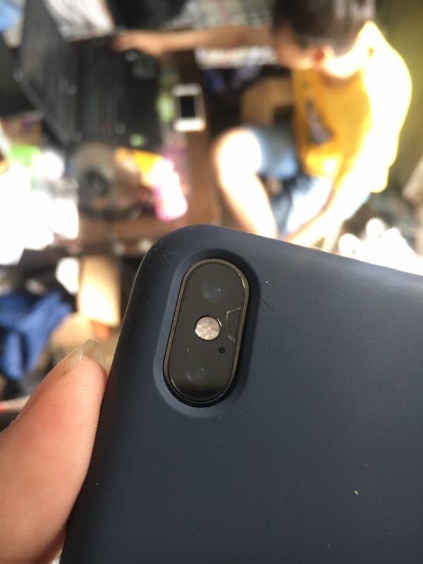 iphone xs max后置摄像头玻璃破了.求助