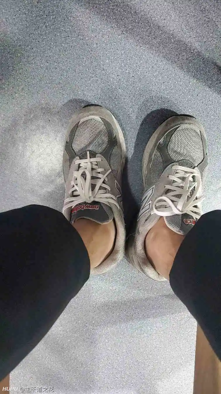 诚意不足的new Balance990v5 第五代990算是最失败仓促的一代 第2页 运动装备 虎扑社区