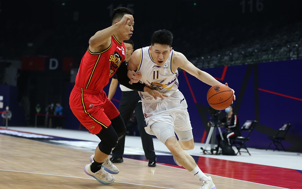 北控队球员侯逸凡晒运球上篮训练视频